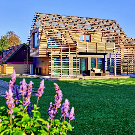 Dom wakacyjny Haus 5 *